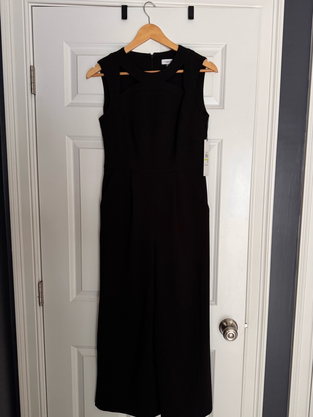 Calvin Klein Sleevelss, Cutout Neckline, Wide Leg Black Jumpsuit. Size 4
